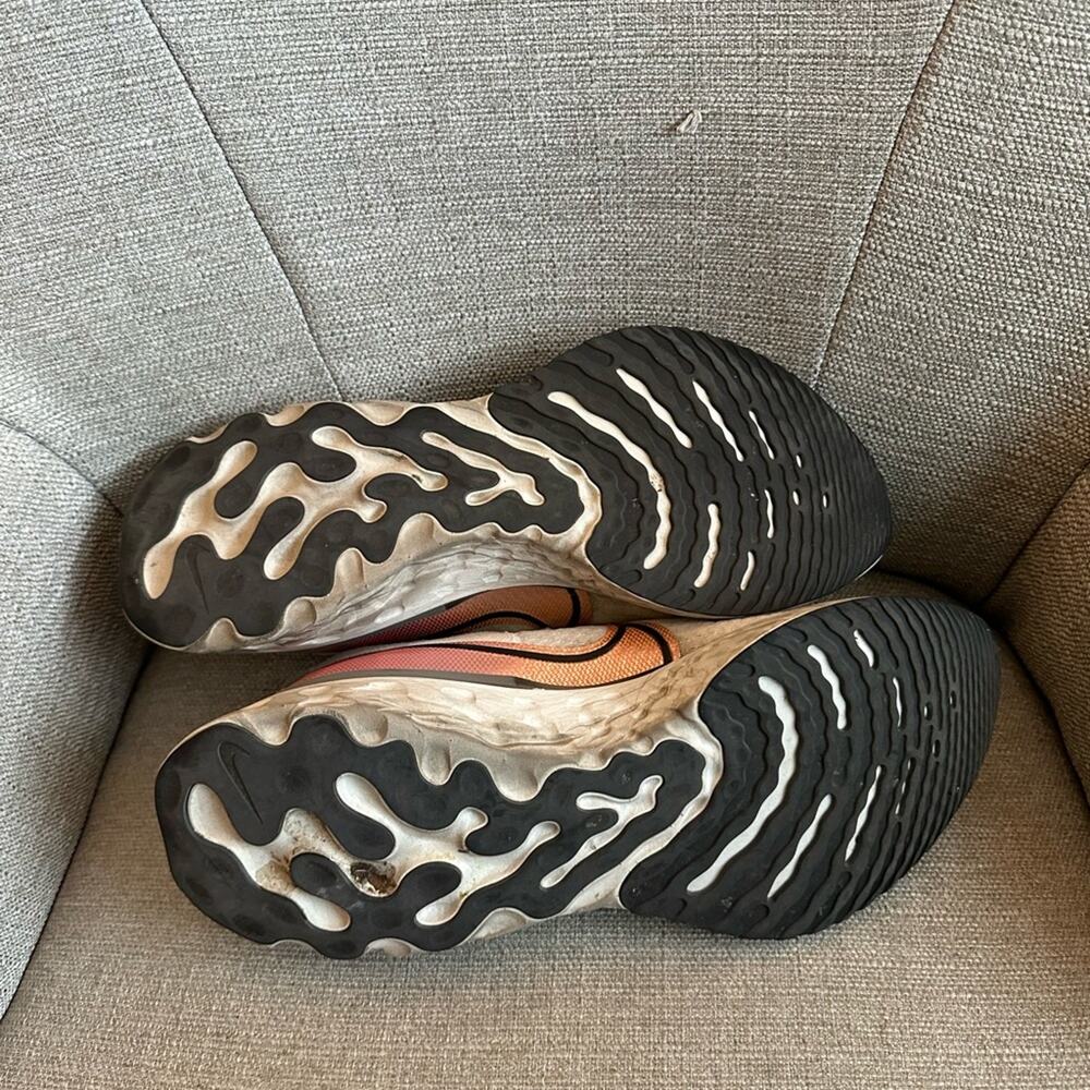 Nike React Infinity Run Flyknit Sneakers - Picture 10 of 10